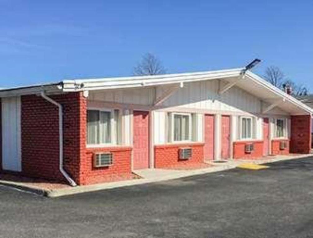 Travelodge By Wyndham Bay Shore Long Island Eksteriør billede