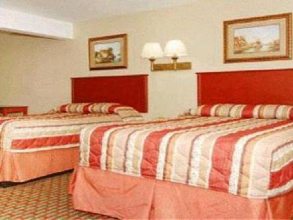 Travelodge By Wyndham Bay Shore Long Island Eksteriør billede